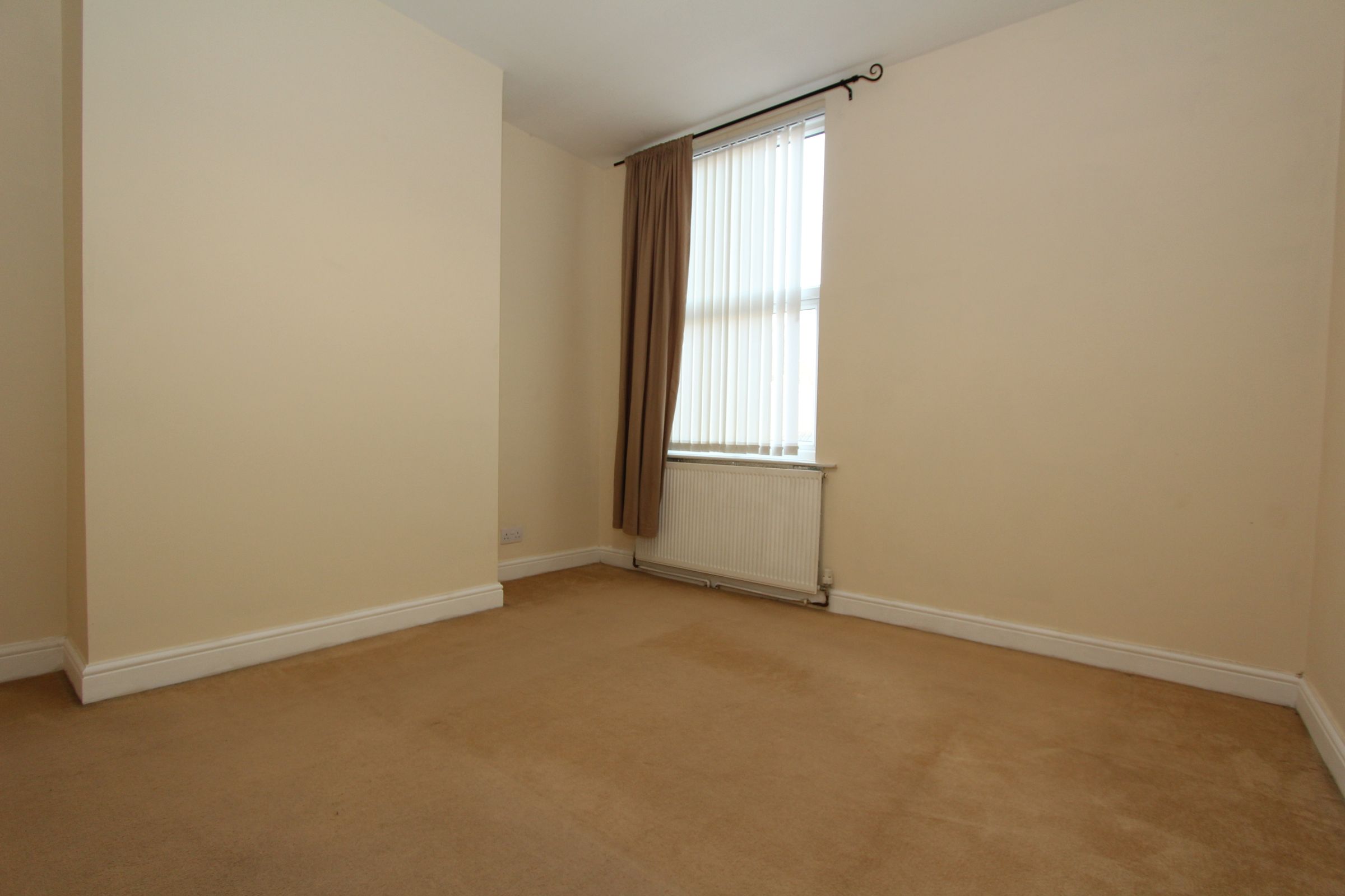 2 bed terraced house to rent in Prospect Road, Old Whittington