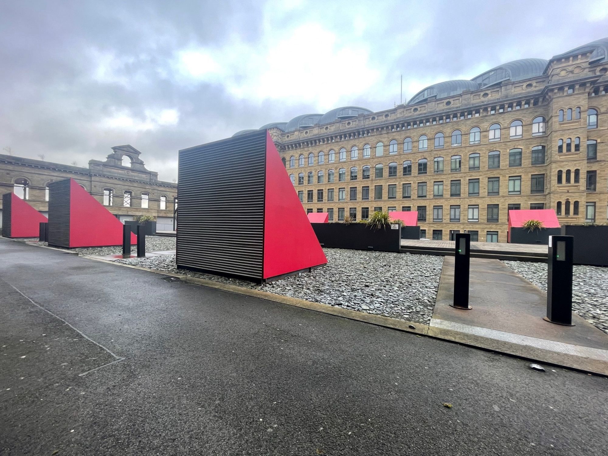 2 bed flat to rent in Lister Mills, Bradford BD9 Zoopla