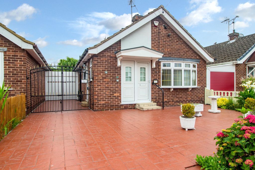 2 bed detached bungalow for sale in Repton Road, Long Eaton, Nottingham
