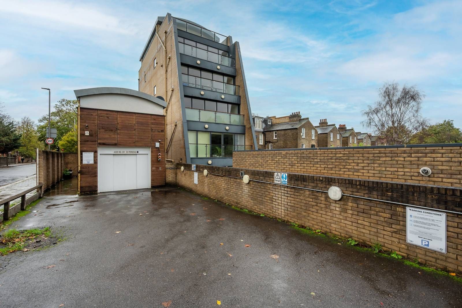 Parking/garage for sale in Heathfield Road, Magdalen Estate, London