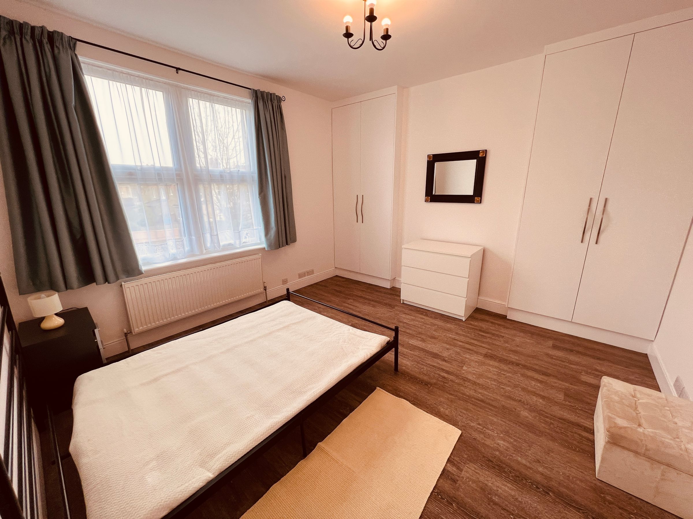 2 bed flat to rent in Warwick Road, Bounds Green N11 Zoopla