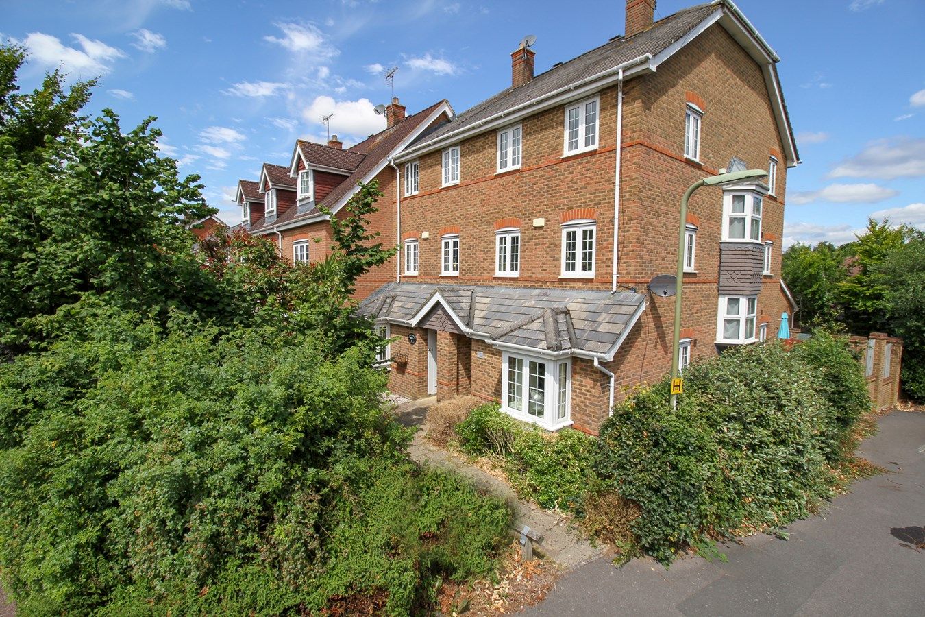 4 bed town house for sale in Kings Worthy Road, Fleet GU51 Zoopla