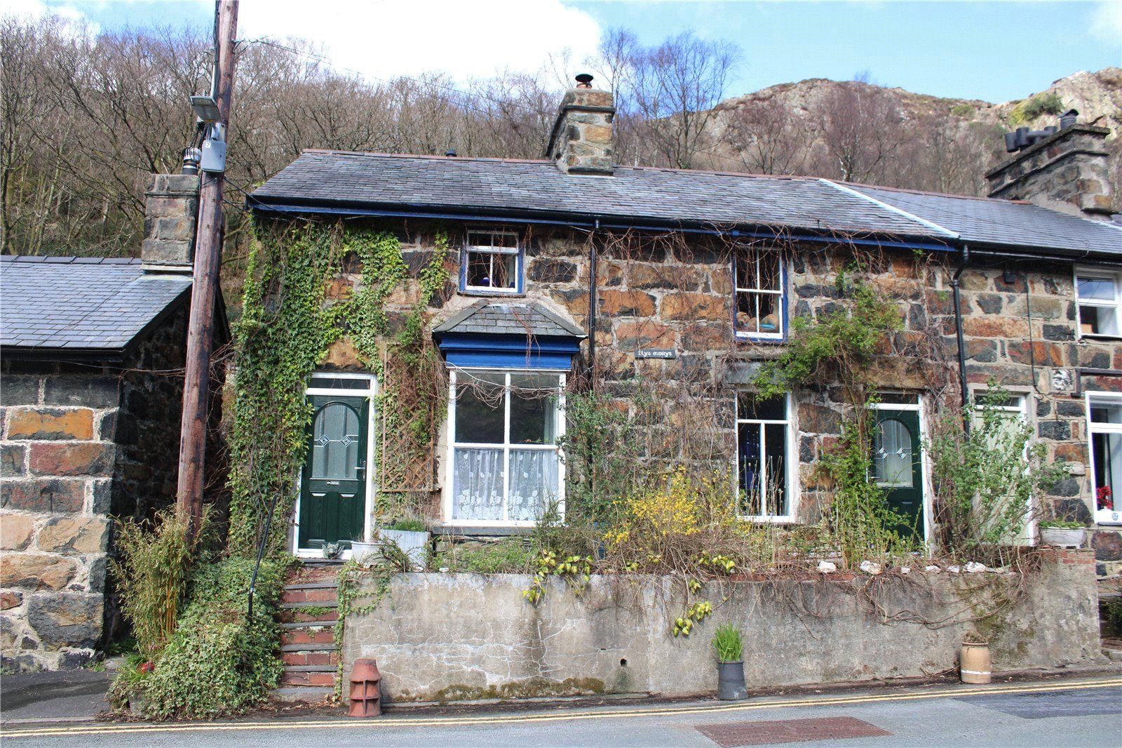 4 bed end terrace house for sale in Gwynant Street, Beddgelert
