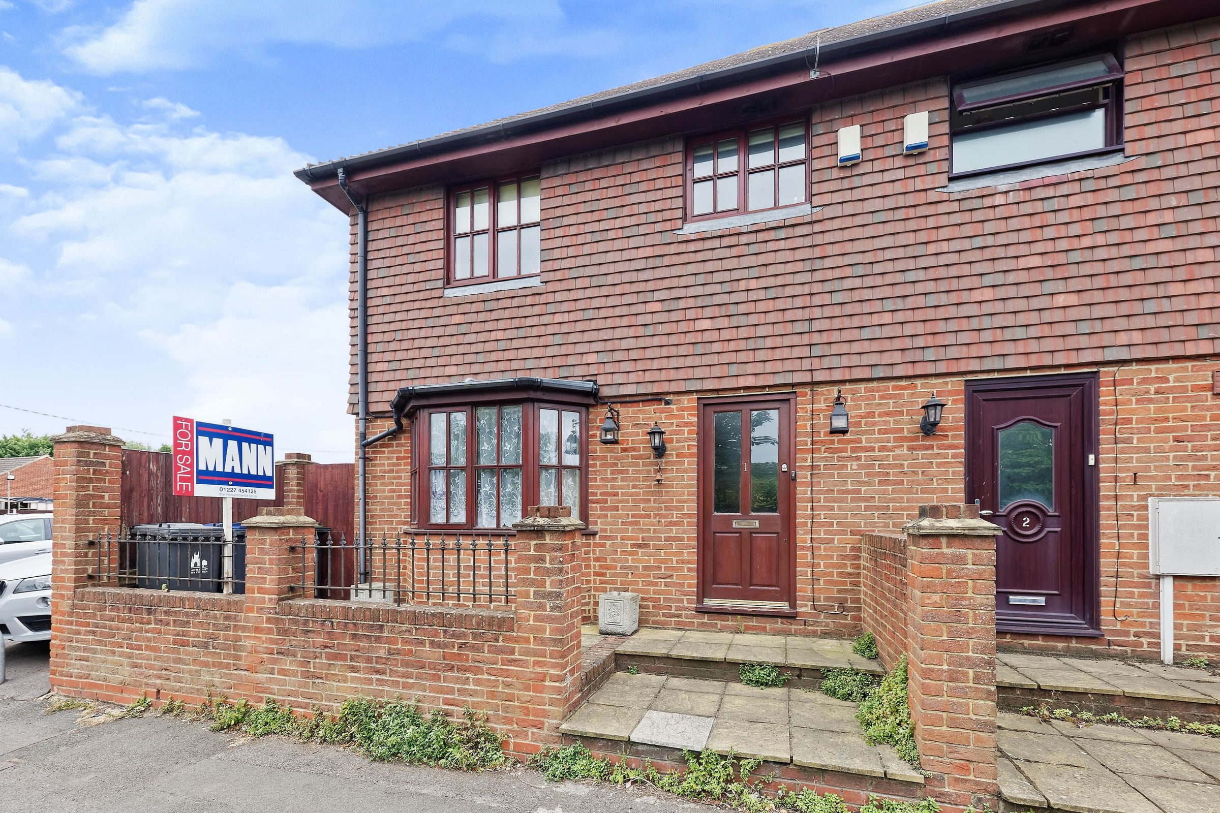 3 bed end terrace house for sale in Aston Terrace, Island Road