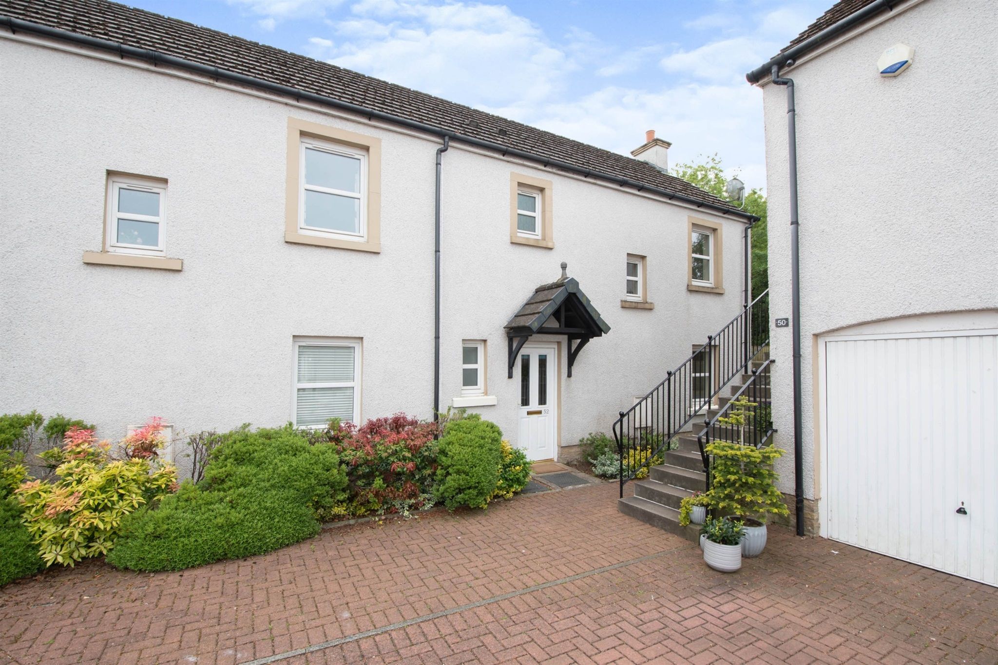 3 bed end terrace house for sale in Mallots View, Newton Mearns