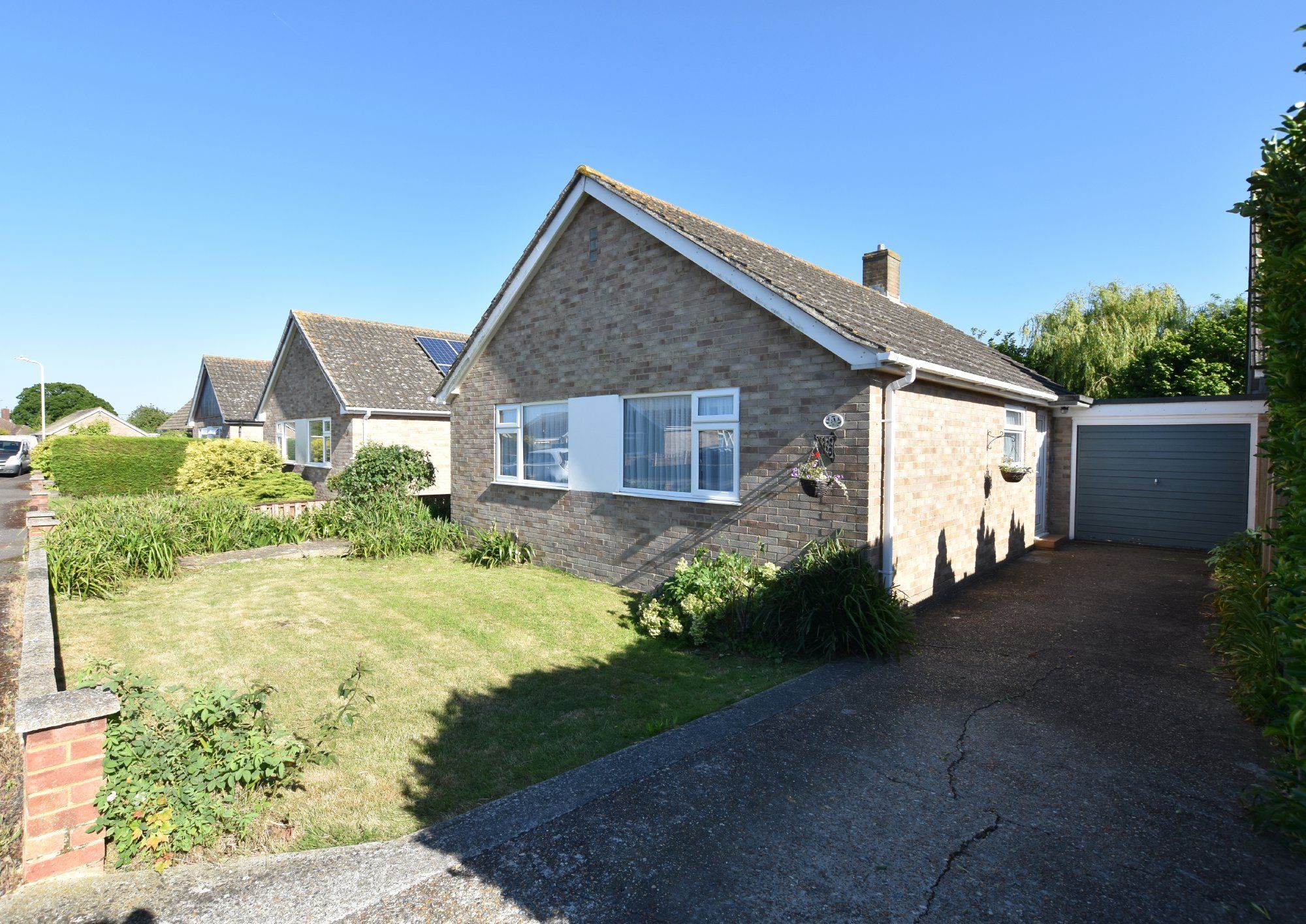 3 bed detached bungalow for sale in Seaview Heights, High Street