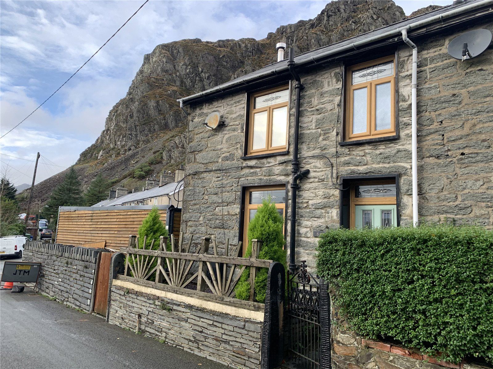 2 bed end terrace house for sale in Bodafon, Blaenau Ffestiniog