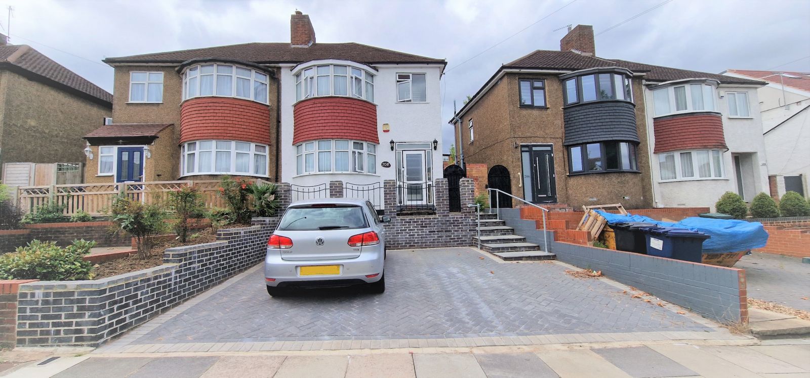 3 bed semidetached house for sale in Church Hill Road, East