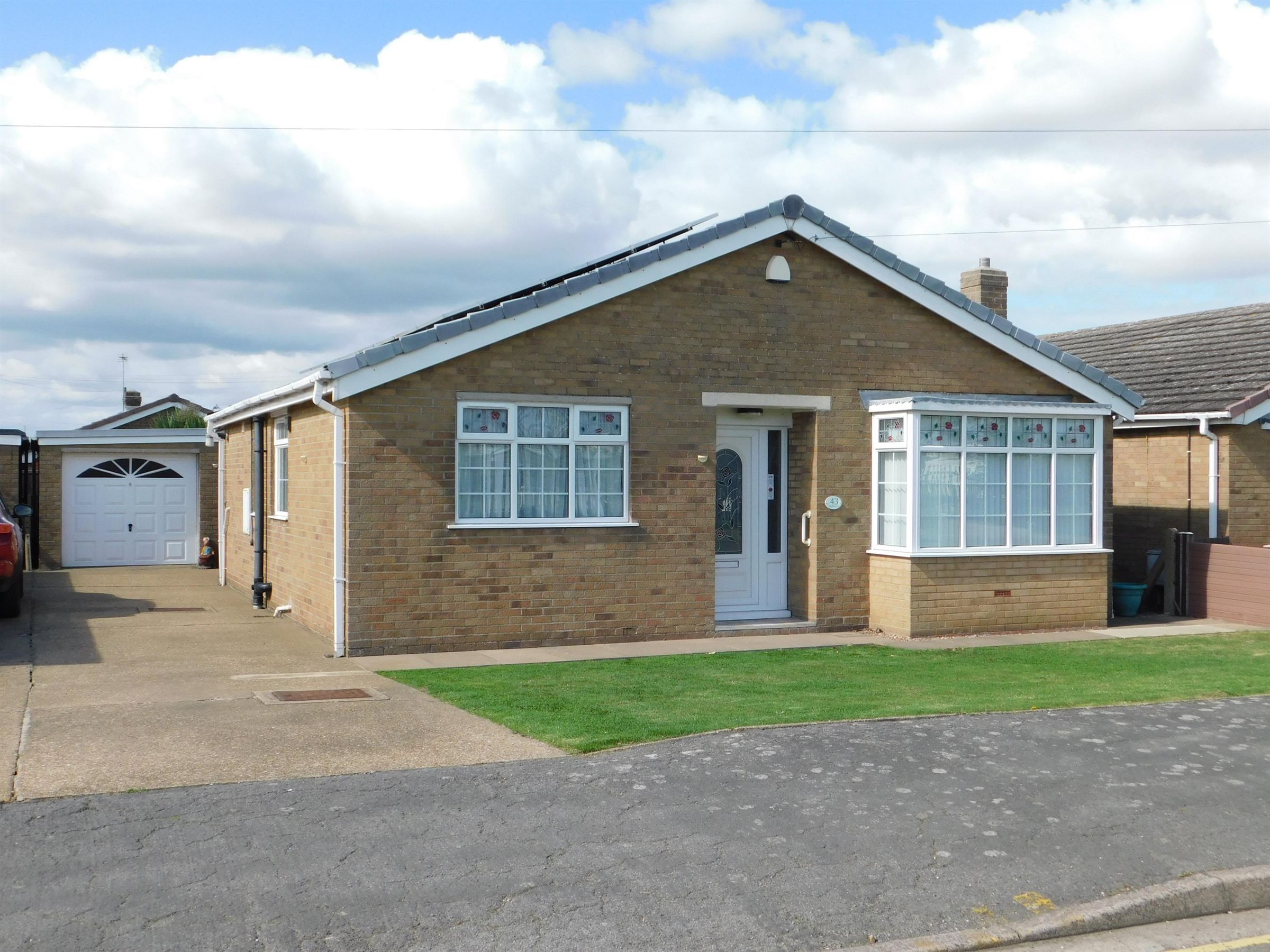 3 bed detached bungalow for sale in Hurdman Way, Ingoldmells, Skegness