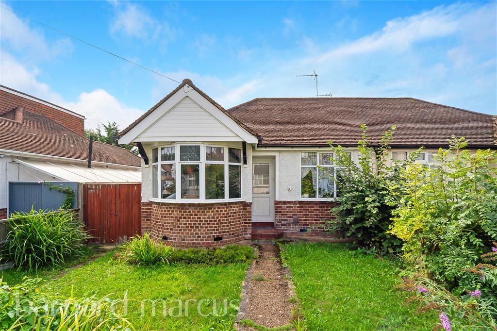 2 bed semidetached bungalow to rent in Parkfield Road, Feltham TW13