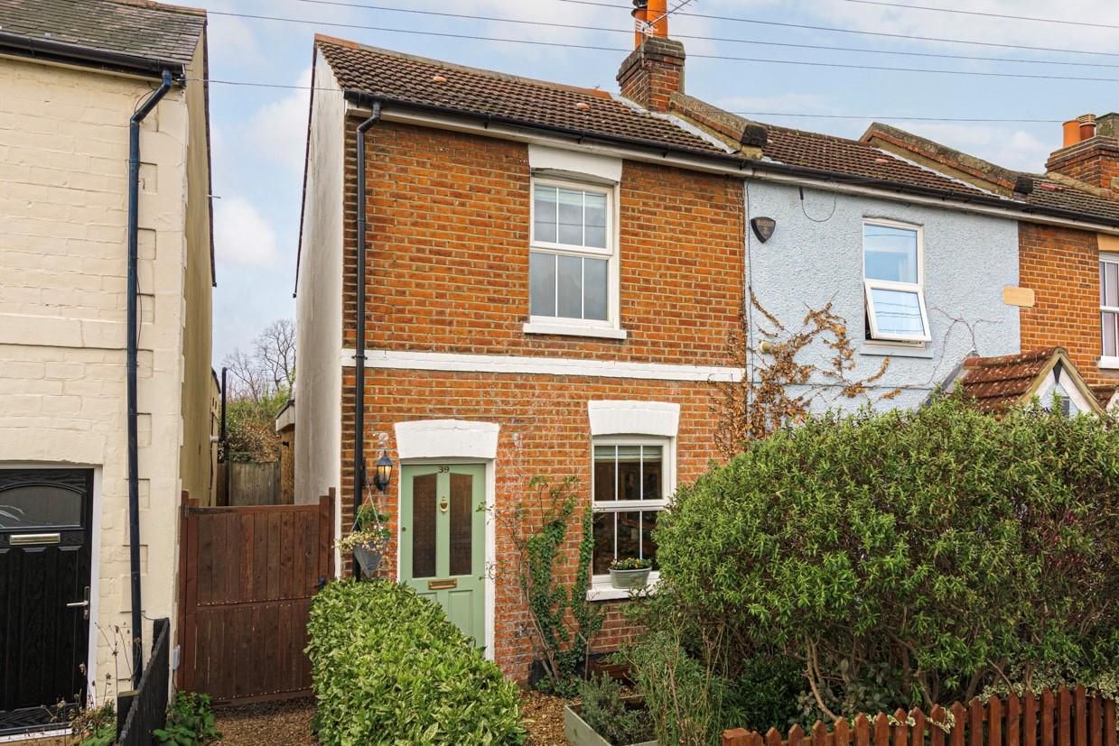 2 bed end terrace house for sale in Spring Gardens, West Molesey KT8