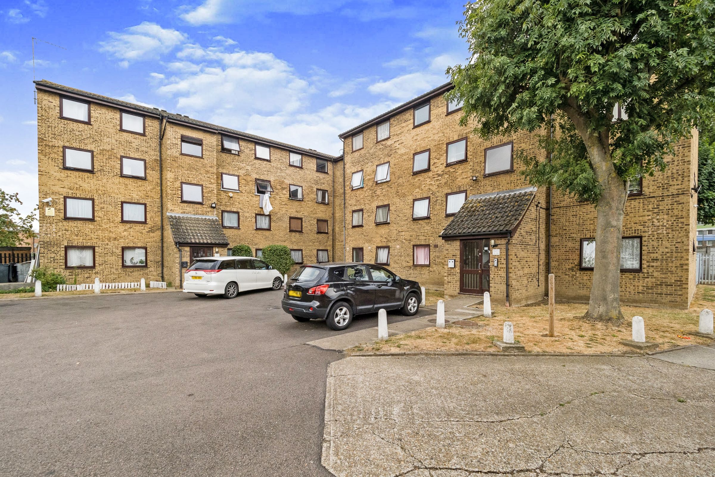 2 bed flat for sale in Gurney Close, Barking IG11 Zoopla