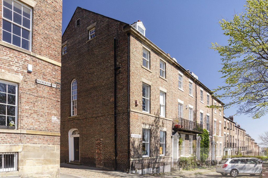 2 bed flat to rent in High Swinburne Place, Summerhill Square