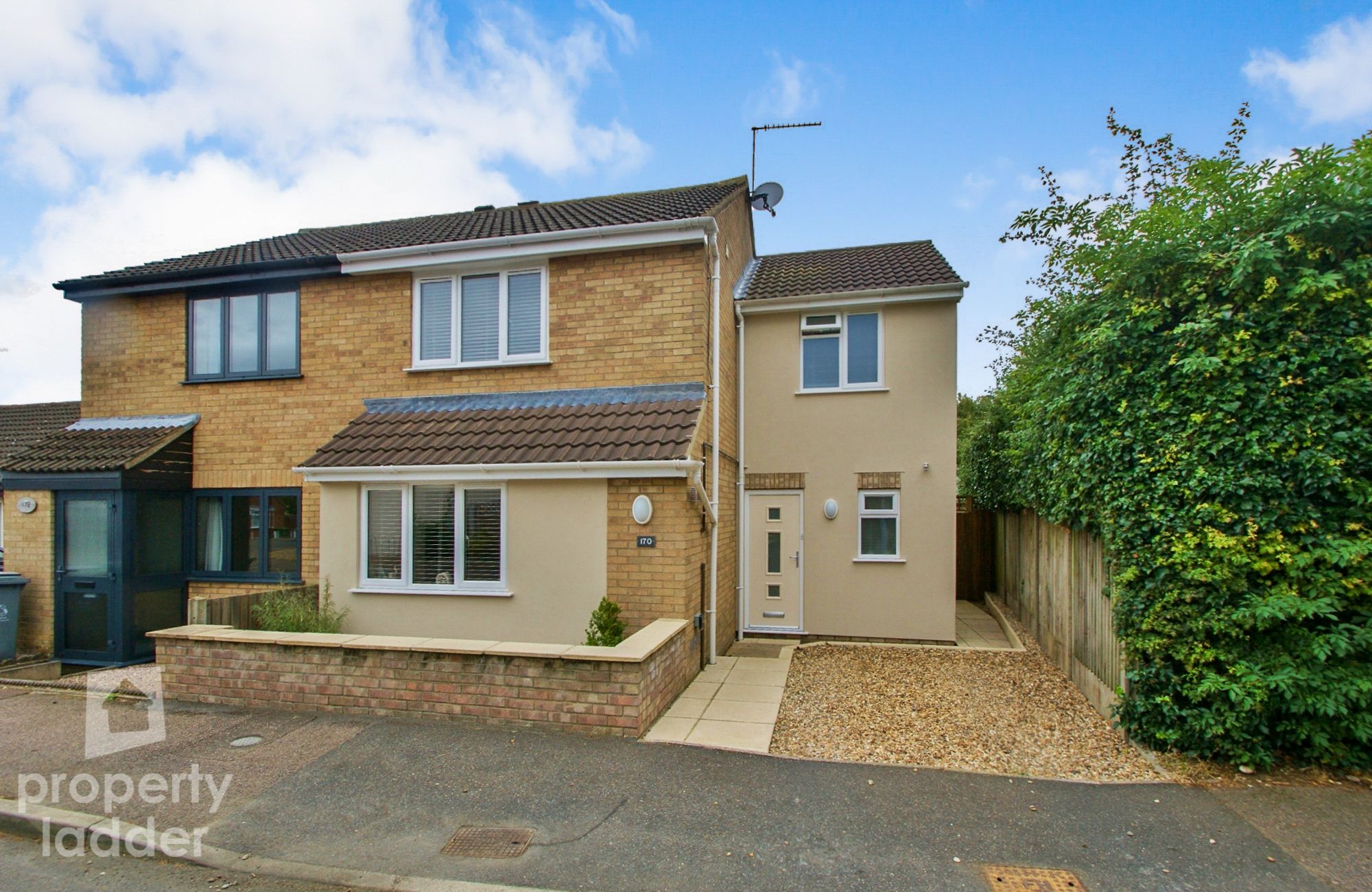3 bed semidetached house for sale in Arthurton Road, Spixworth