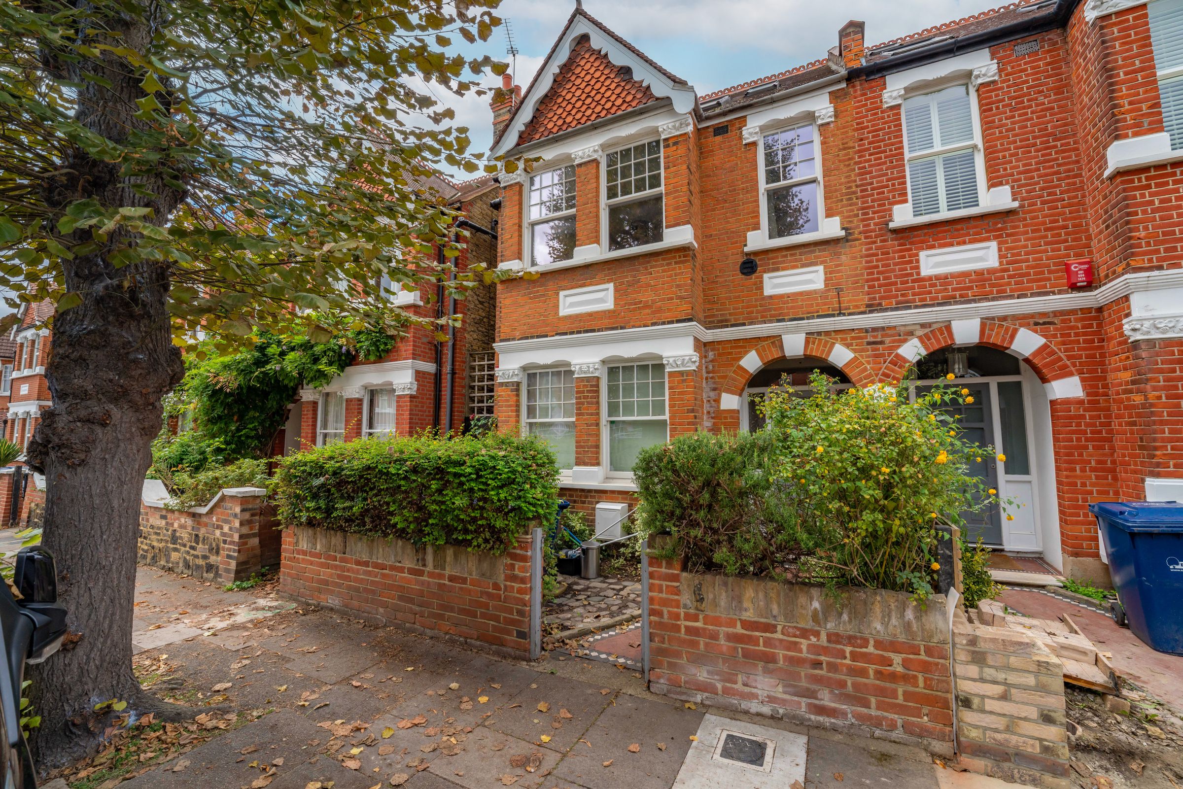 4 bed semidetached house for sale in Kingsdown Avenue, London W13 Zoopla
