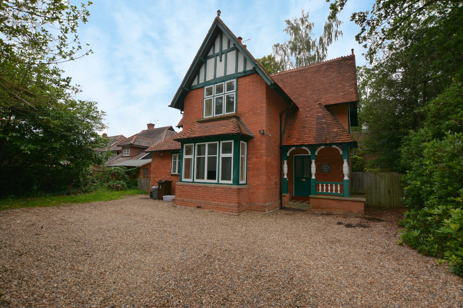 3 bed detached house to rent in Nine Mile Ride, Finchampstead