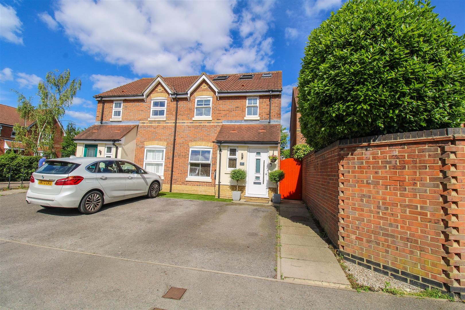 4 bed semidetached house for sale in Albert Gardens, Church Langley