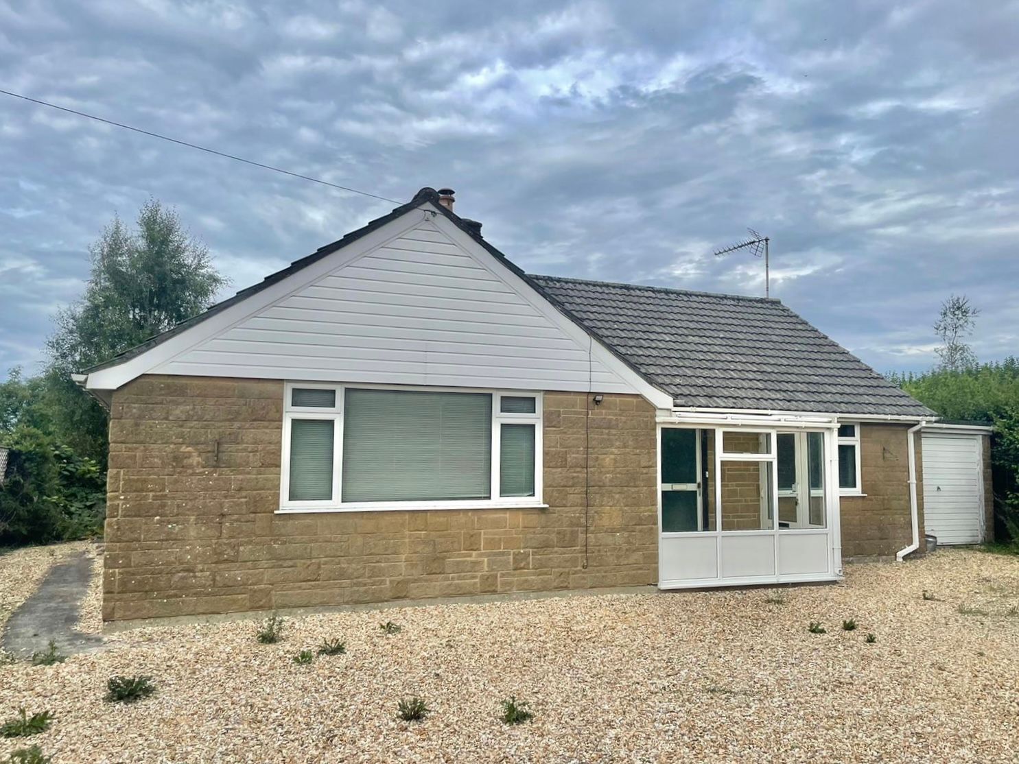 2 bed detached bungalow for sale in Witch Close, East Stour, Gillingham