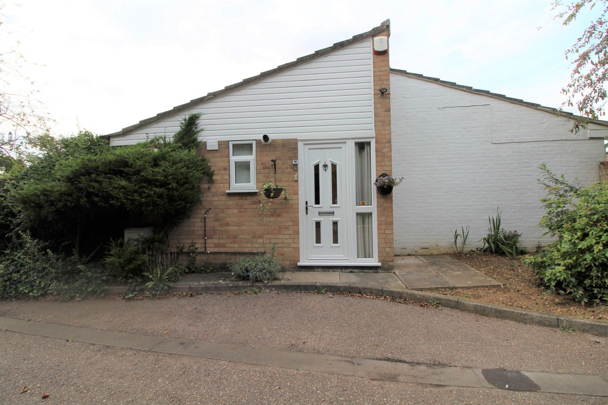 2 bed bungalow for sale in Bardney, Orton Goldhay PE2 Zoopla