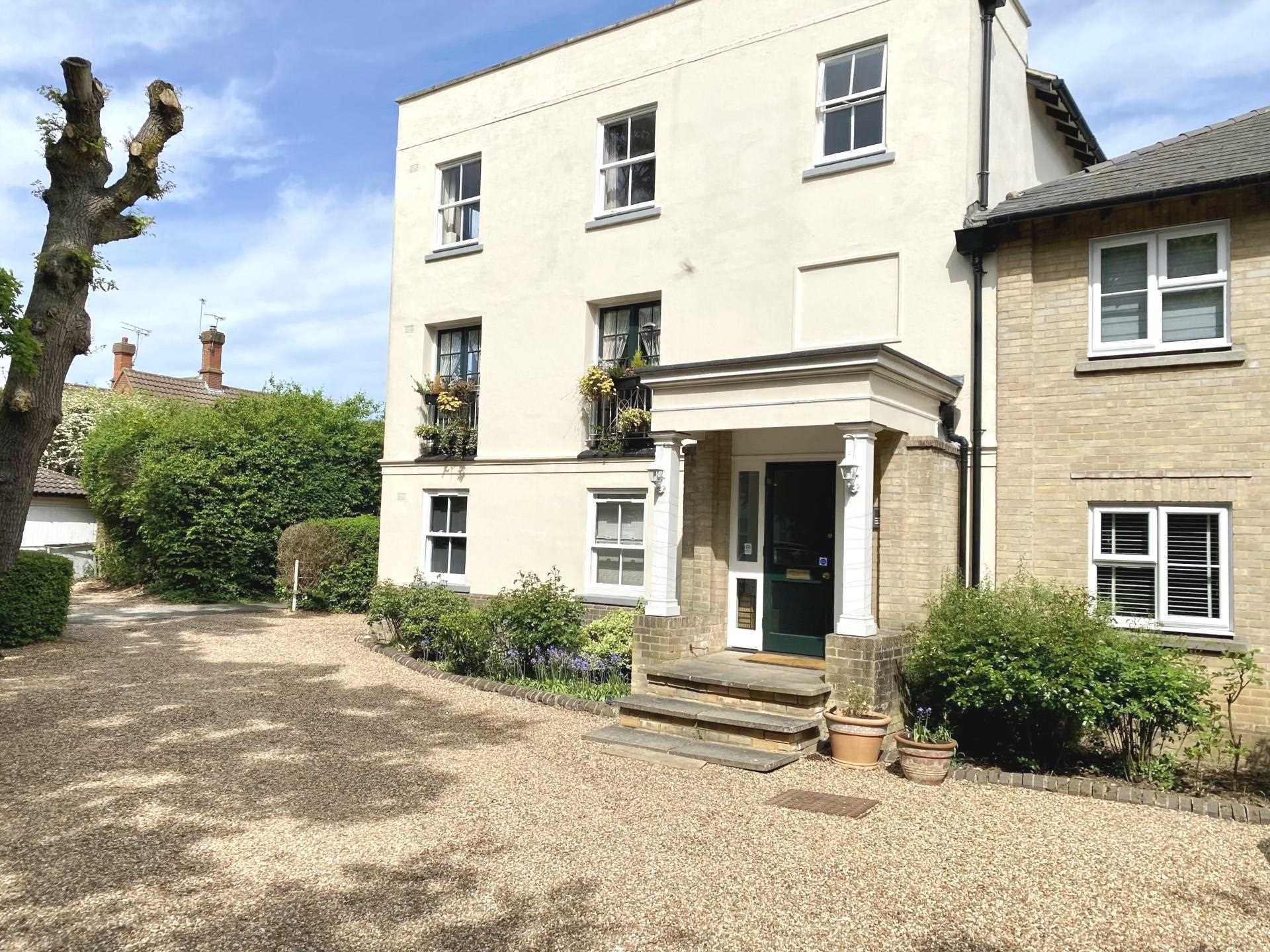 2 bed flat for sale in Durban Lane, Noak Bridge SS15 Zoopla