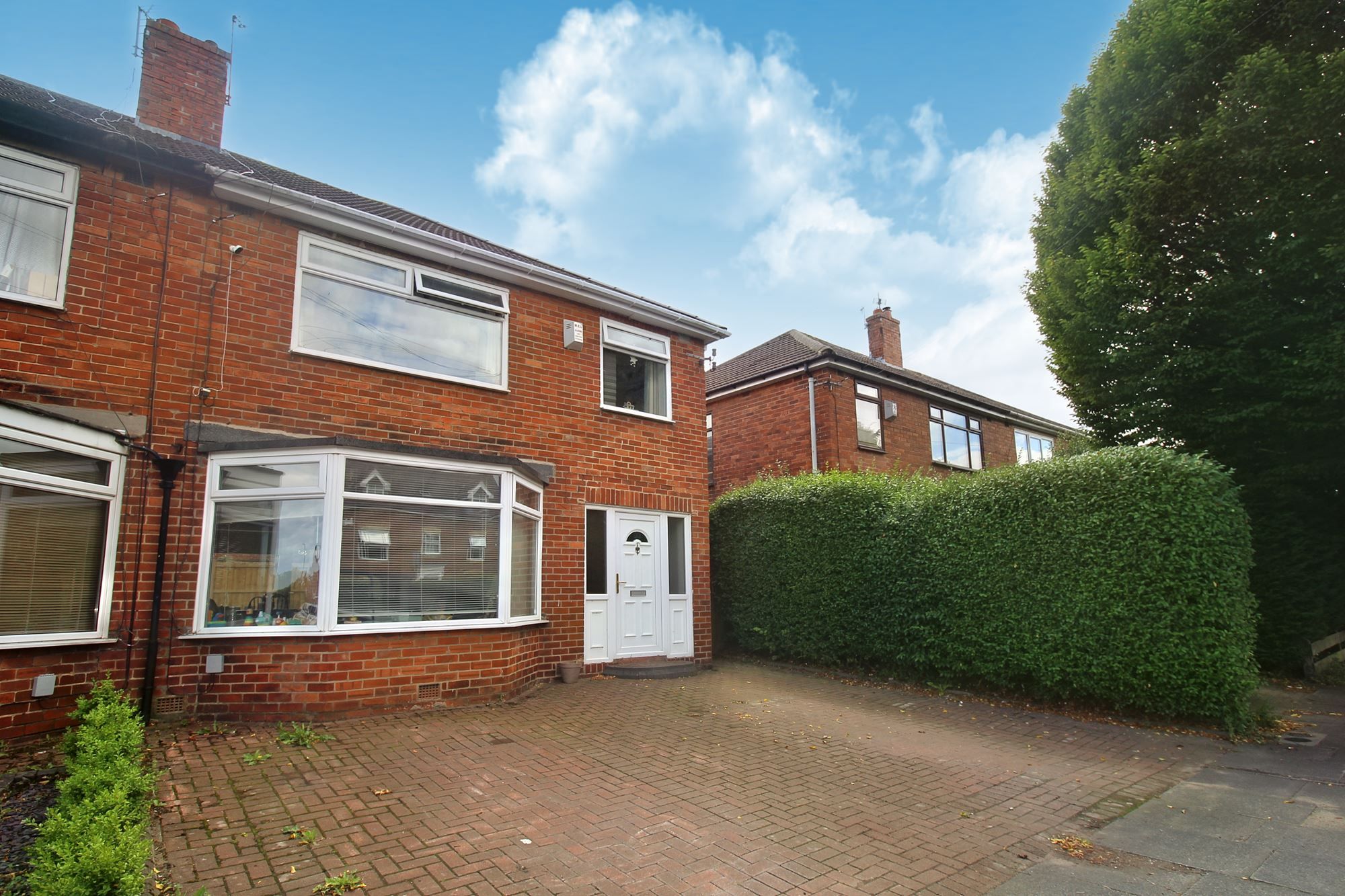 3 bed semidetached house for sale in Broadway West, Gosforth