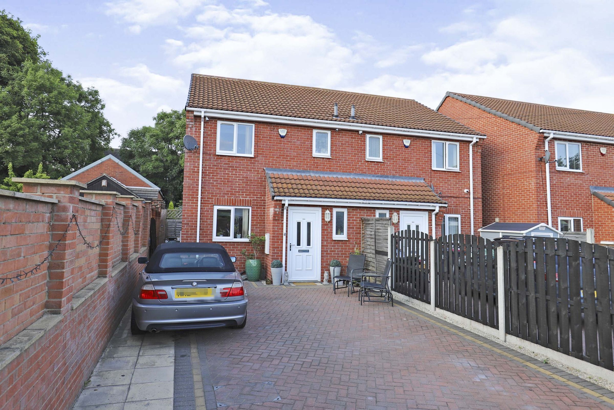 3 bed semidetached house for sale in Katherine Road, Thurcroft