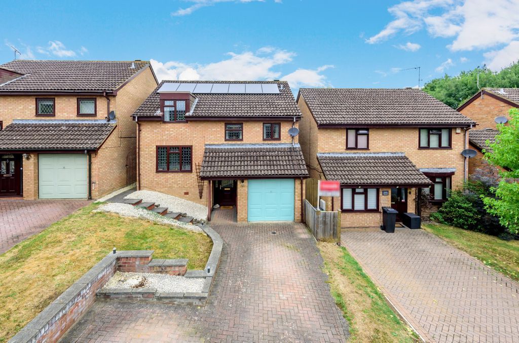 4 bed detached house for sale in Chervil Close, Swindon SN2 Zoopla