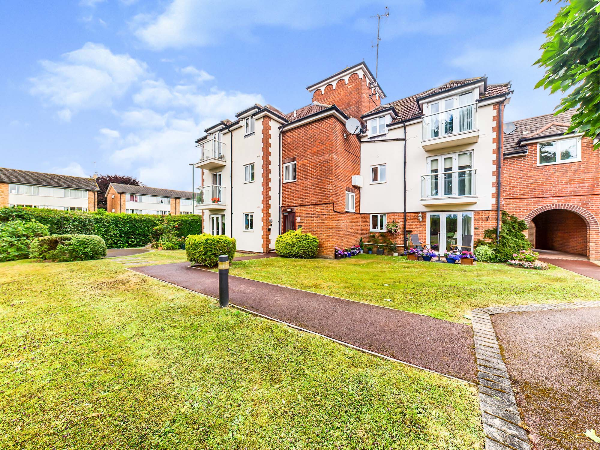 2 bed property for sale in Robinswood Court, Rusper Road, Horsham RH12