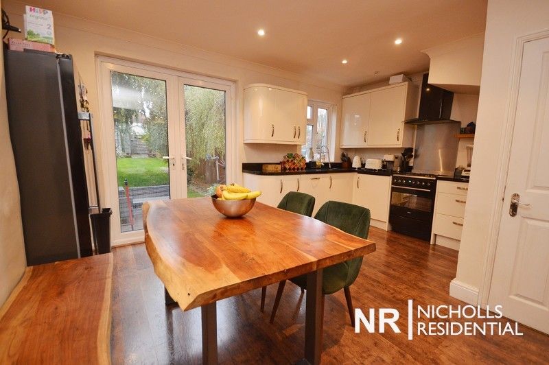 4 bed terraced house to rent in Hartfield Road, Chessington, Surrey