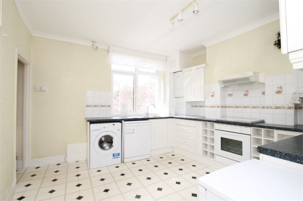 2 bed for sale in The Grangeway, Grange Park., London N21
