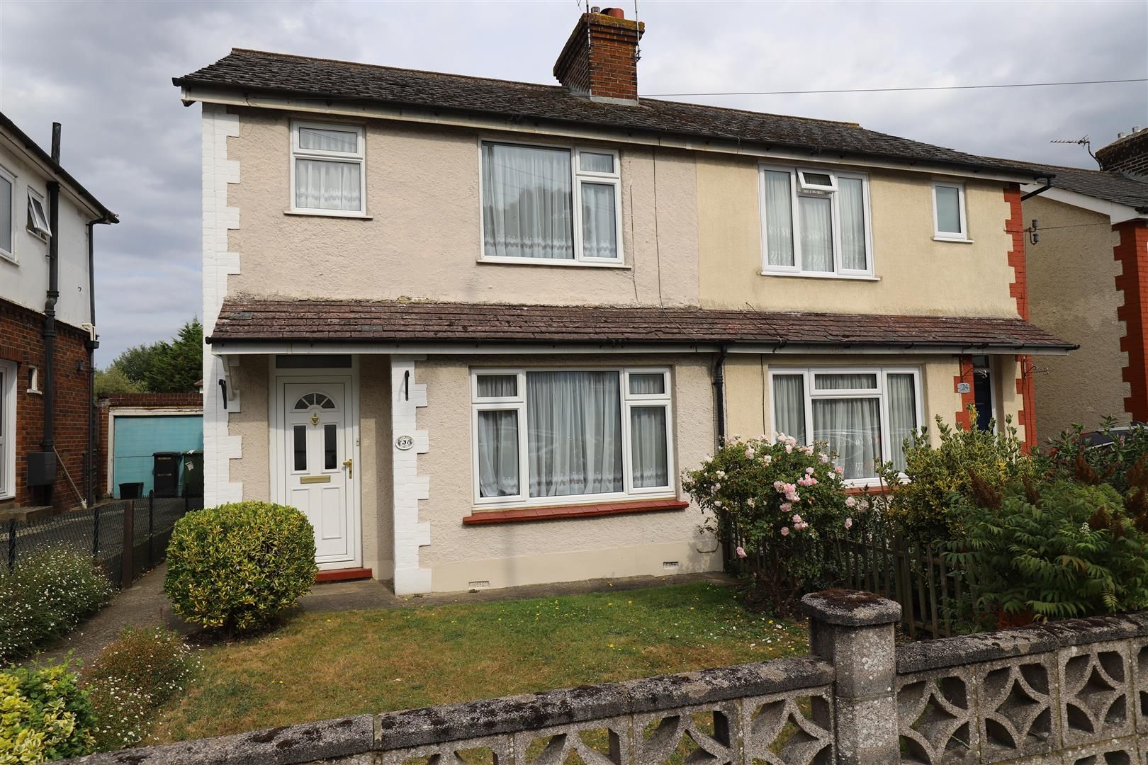 3 bed semidetached house for sale in Fountain Lane, Barming, Maidstone