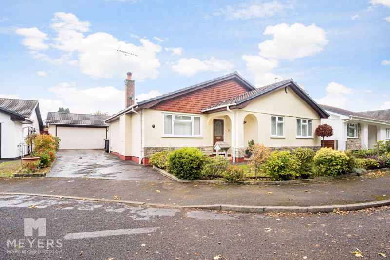 3 bed detached bungalow for sale in Woolslope Gardens, West Moors