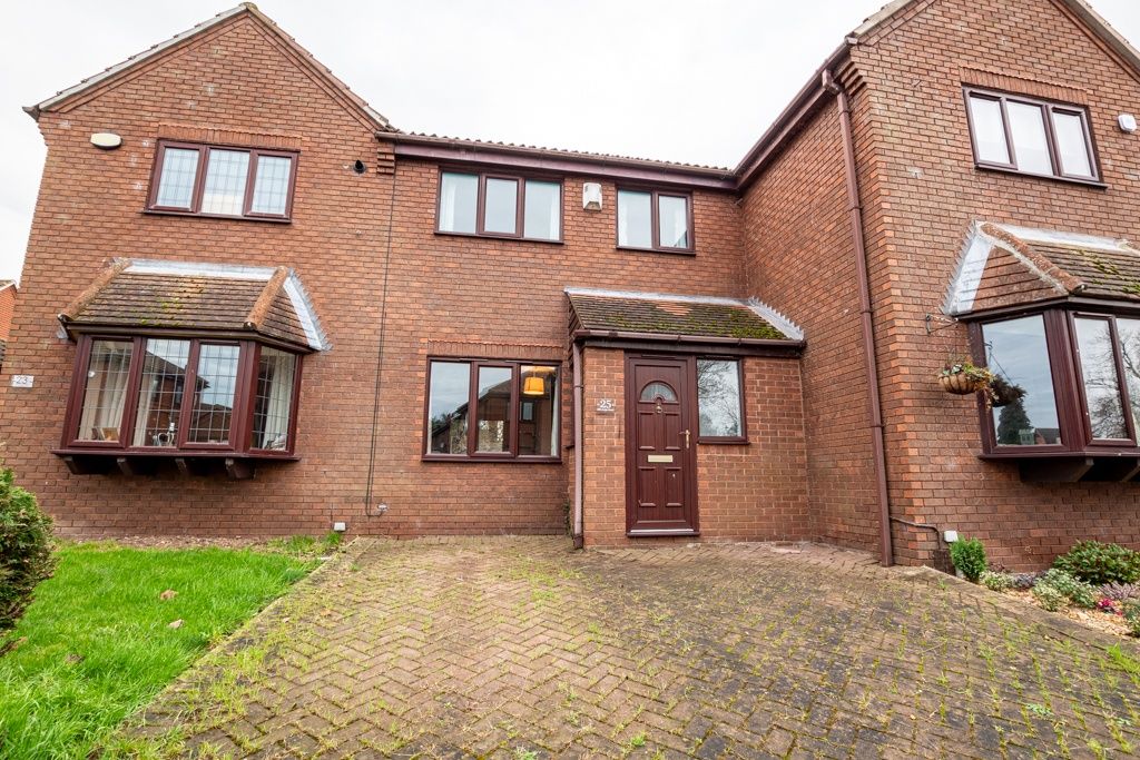 2 bed terraced house for sale in Old Road, Misterton, Doncaster