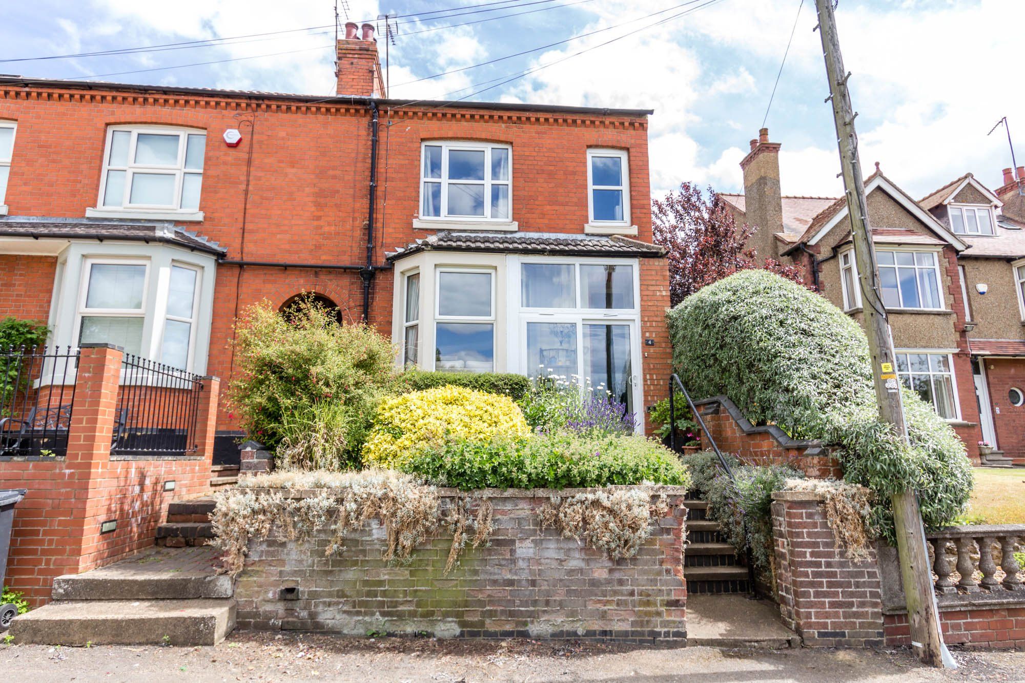 4 bed end terrace house for sale in Northampton Road, Earls Barton