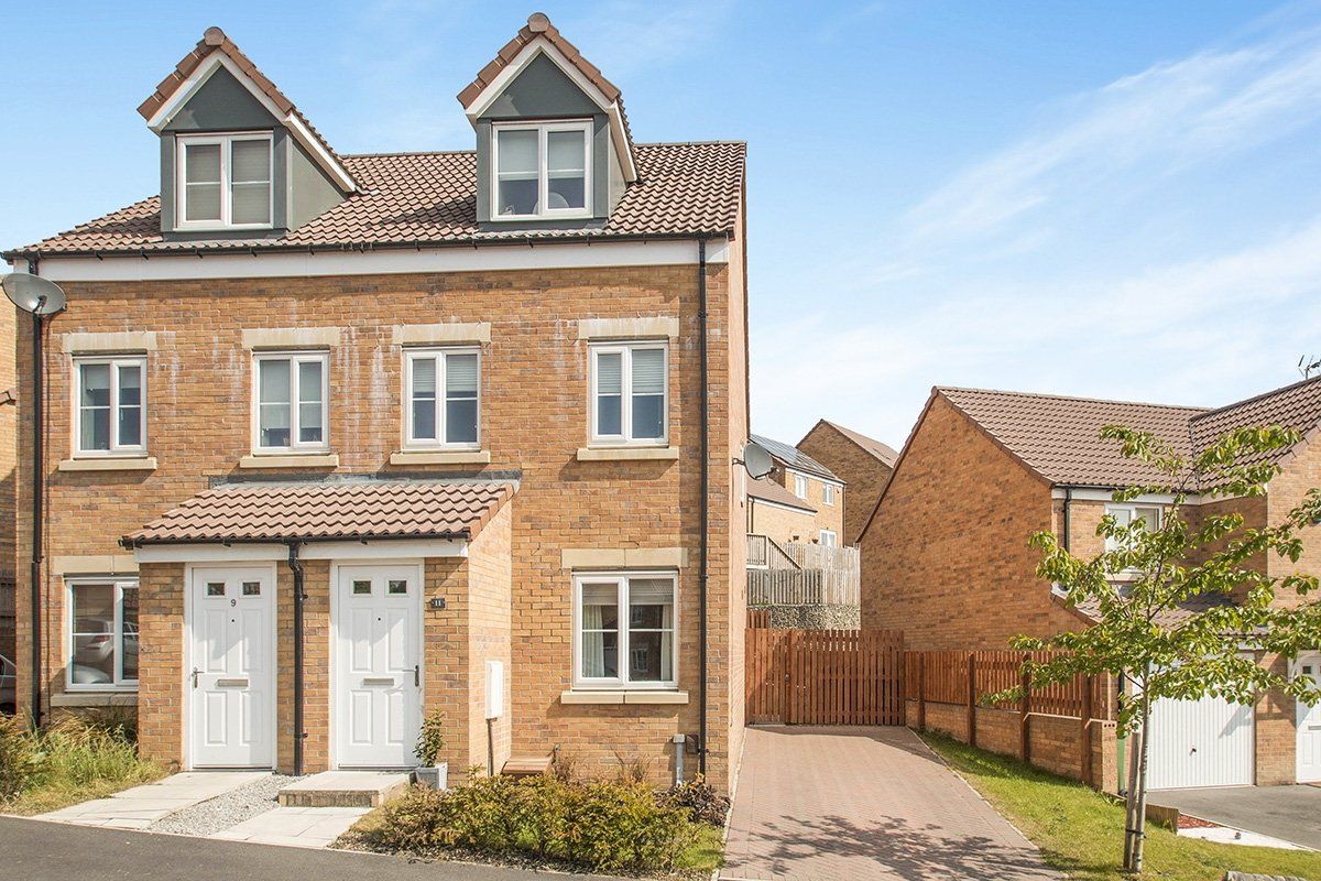 Seven Hill Way, Morley, Leeds, West Yorkshire LS27  