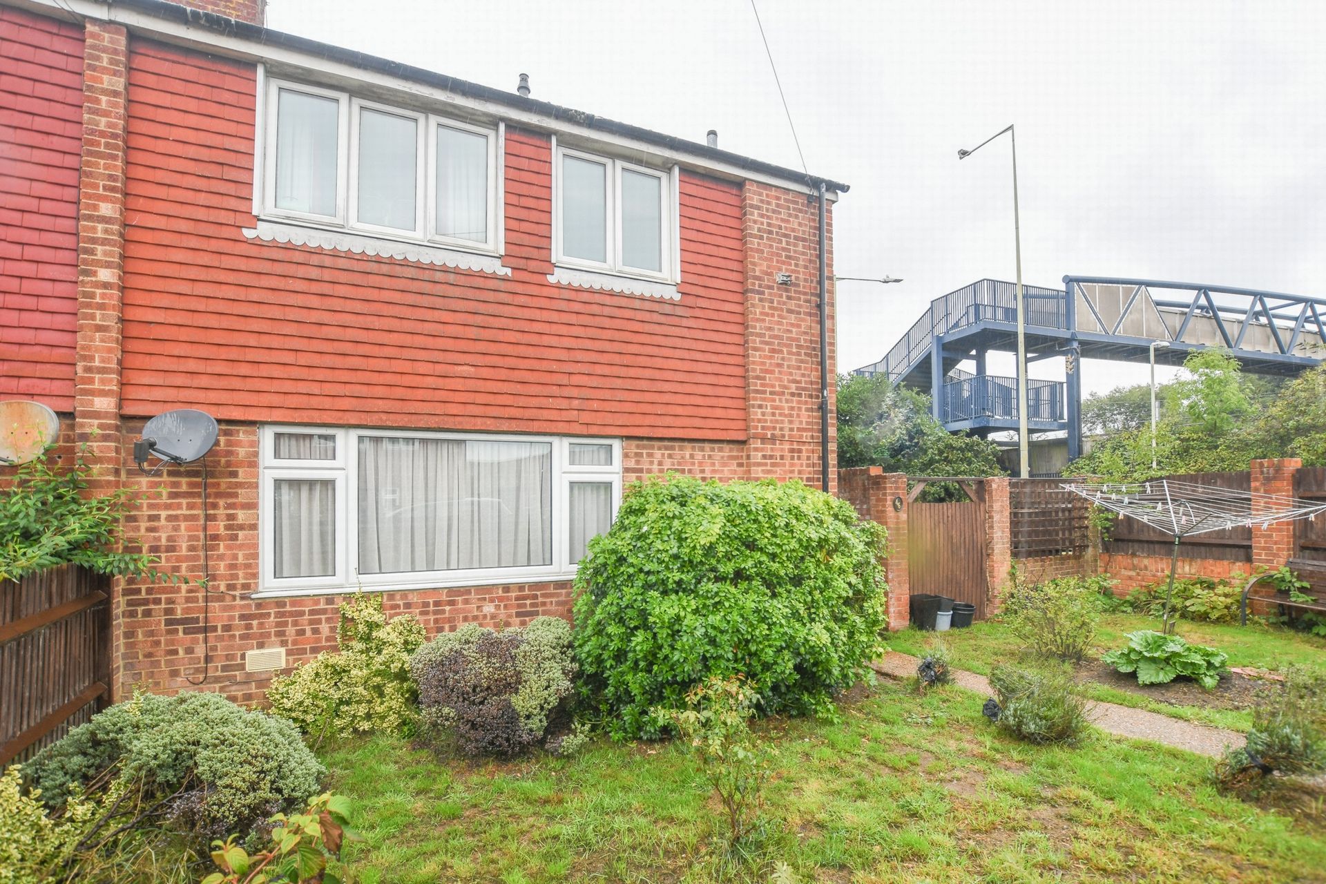 3 bed semidetached house for sale in Swallowfield, Ashford TN24 Zoopla