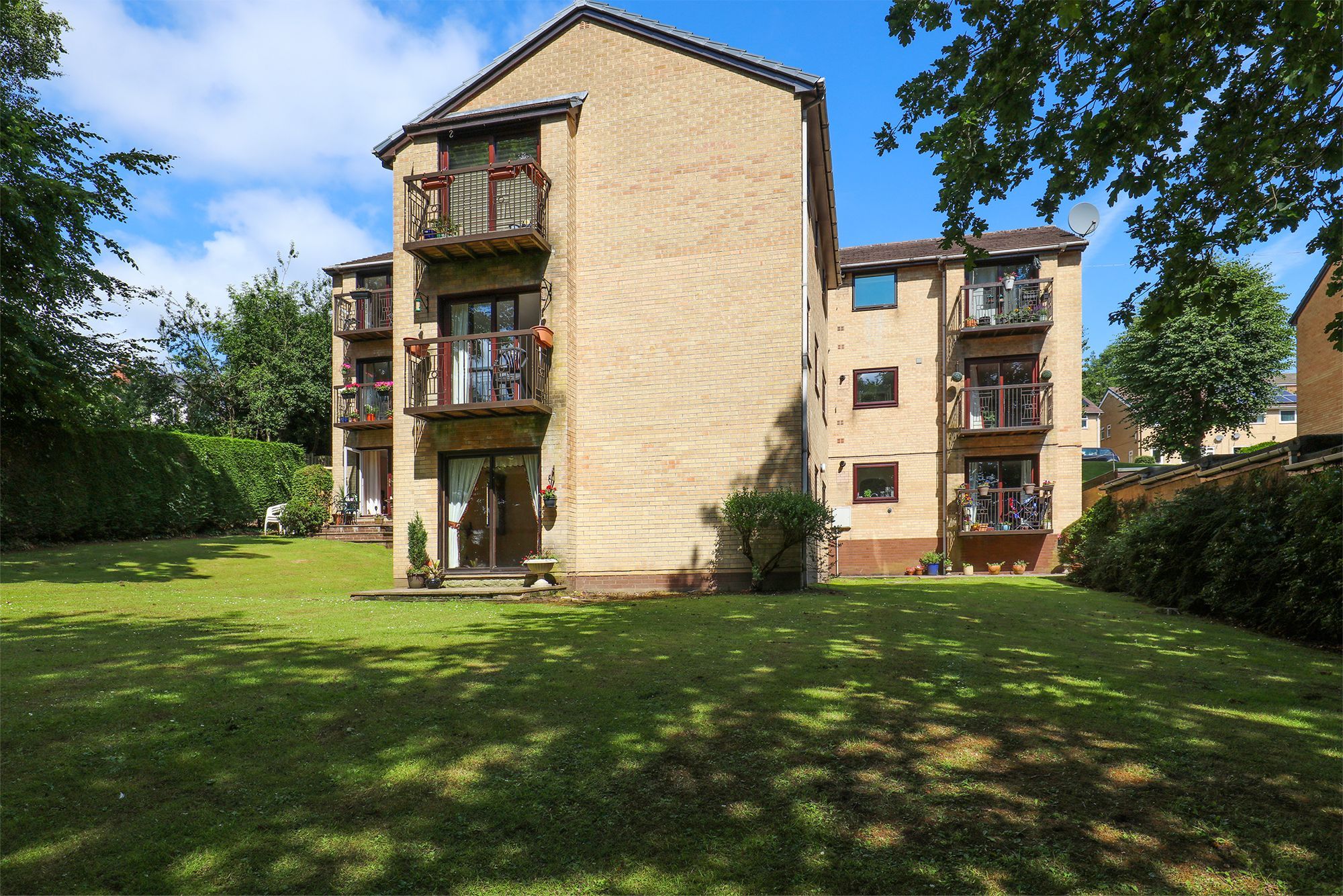 Castlewood Drive, Castlewood Court S10  