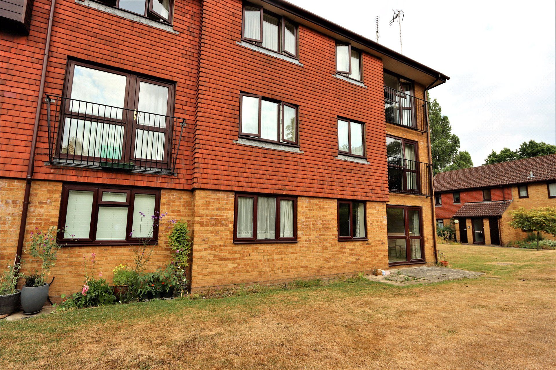 2 bed flat for sale in St. Road East, Aldershot, Hampshire GU12