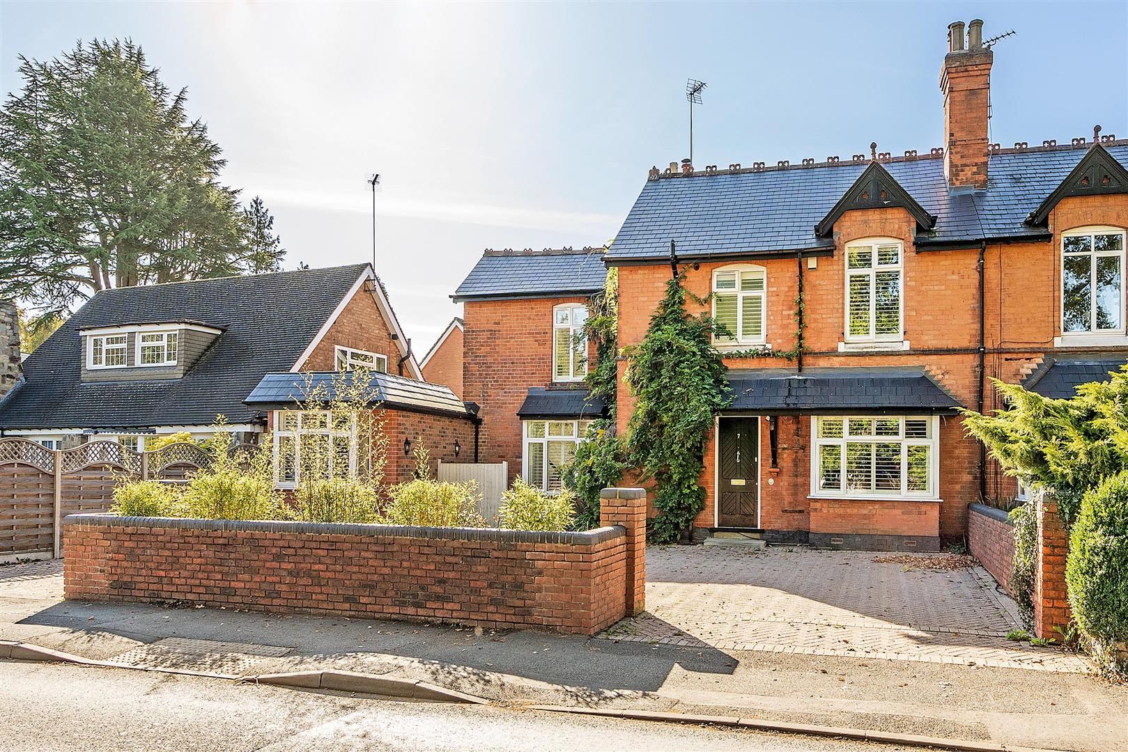 4 bed semidetached house for sale in Danford Lane B91 Zoopla