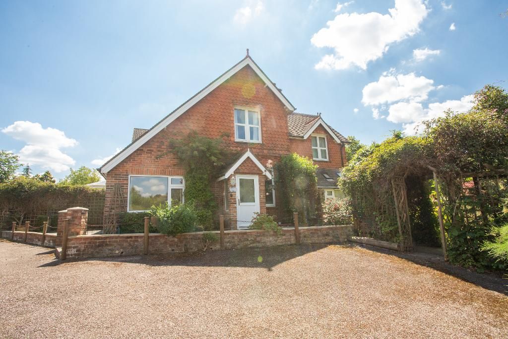 3 bed detached house for sale in Little London Road, Cross In Hand, Heathfield, East Sussex TN21