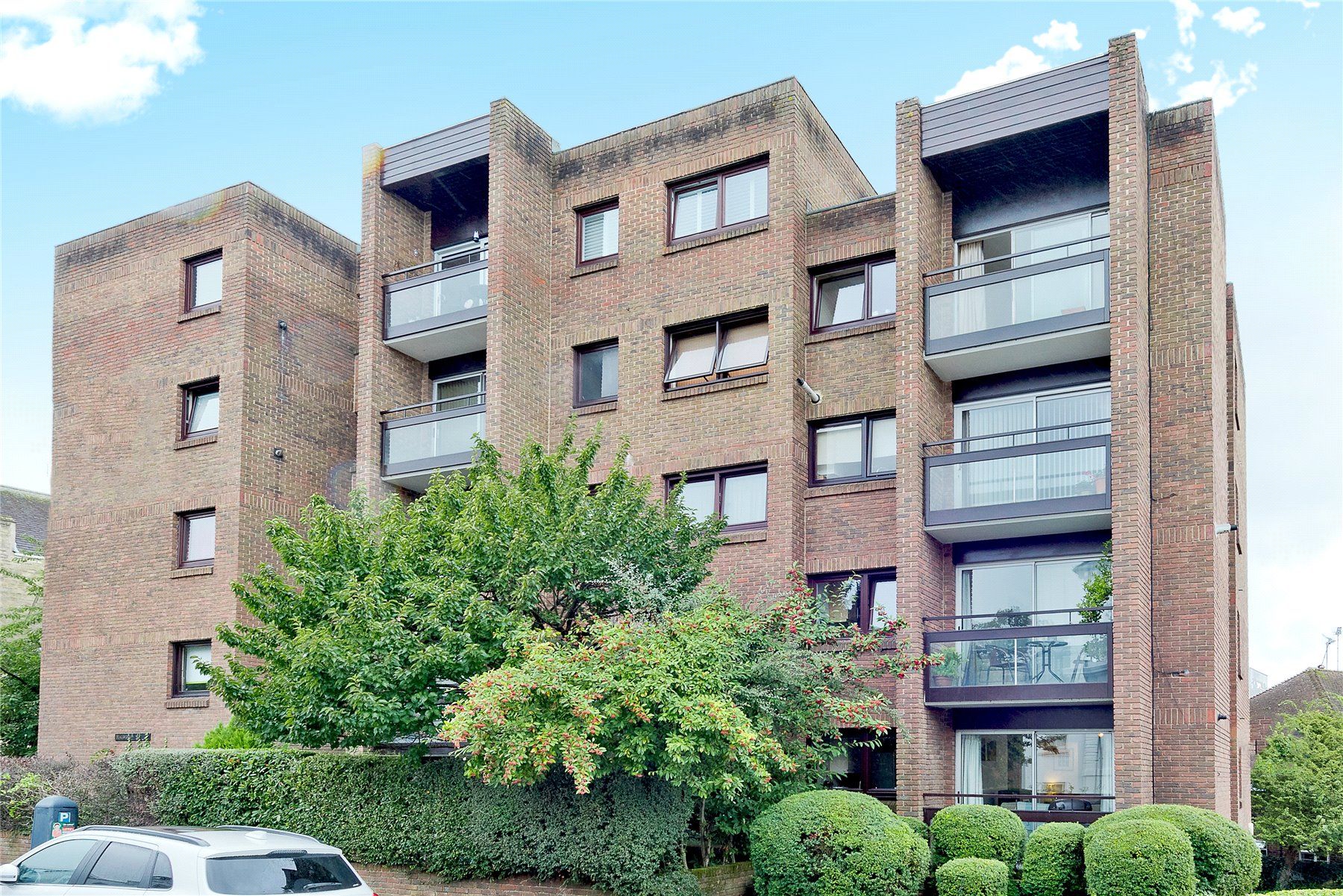 2 bed flat for sale in Avenue Elmers, Surbiton KT6 Zoopla