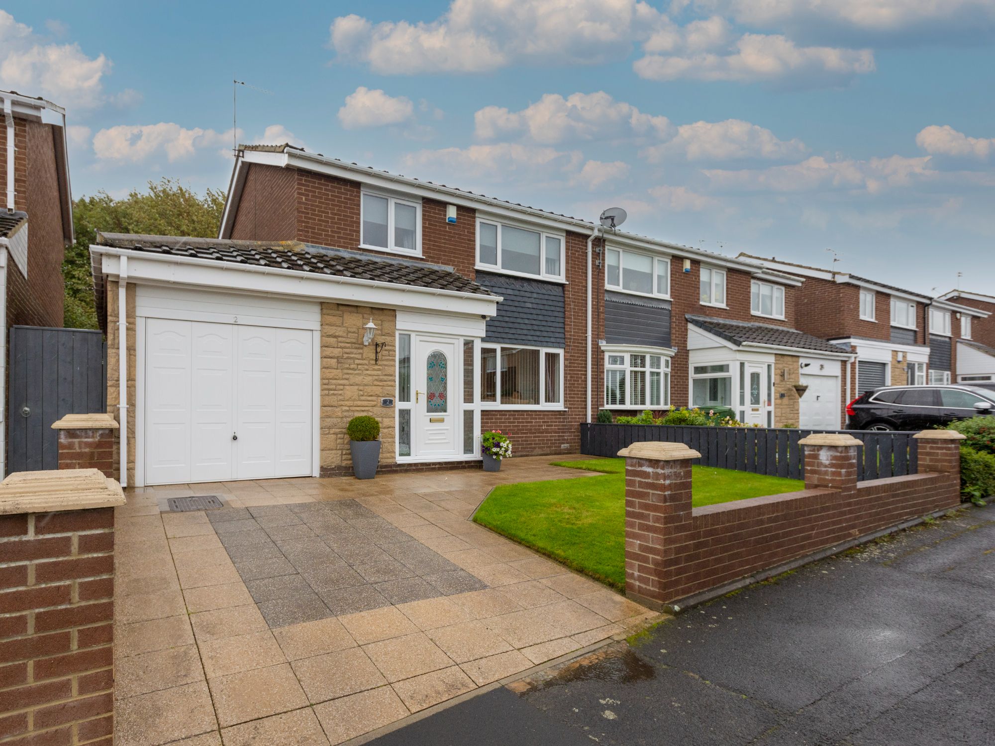 3 bed semidetached house for sale in Killin Close, Chapel Park