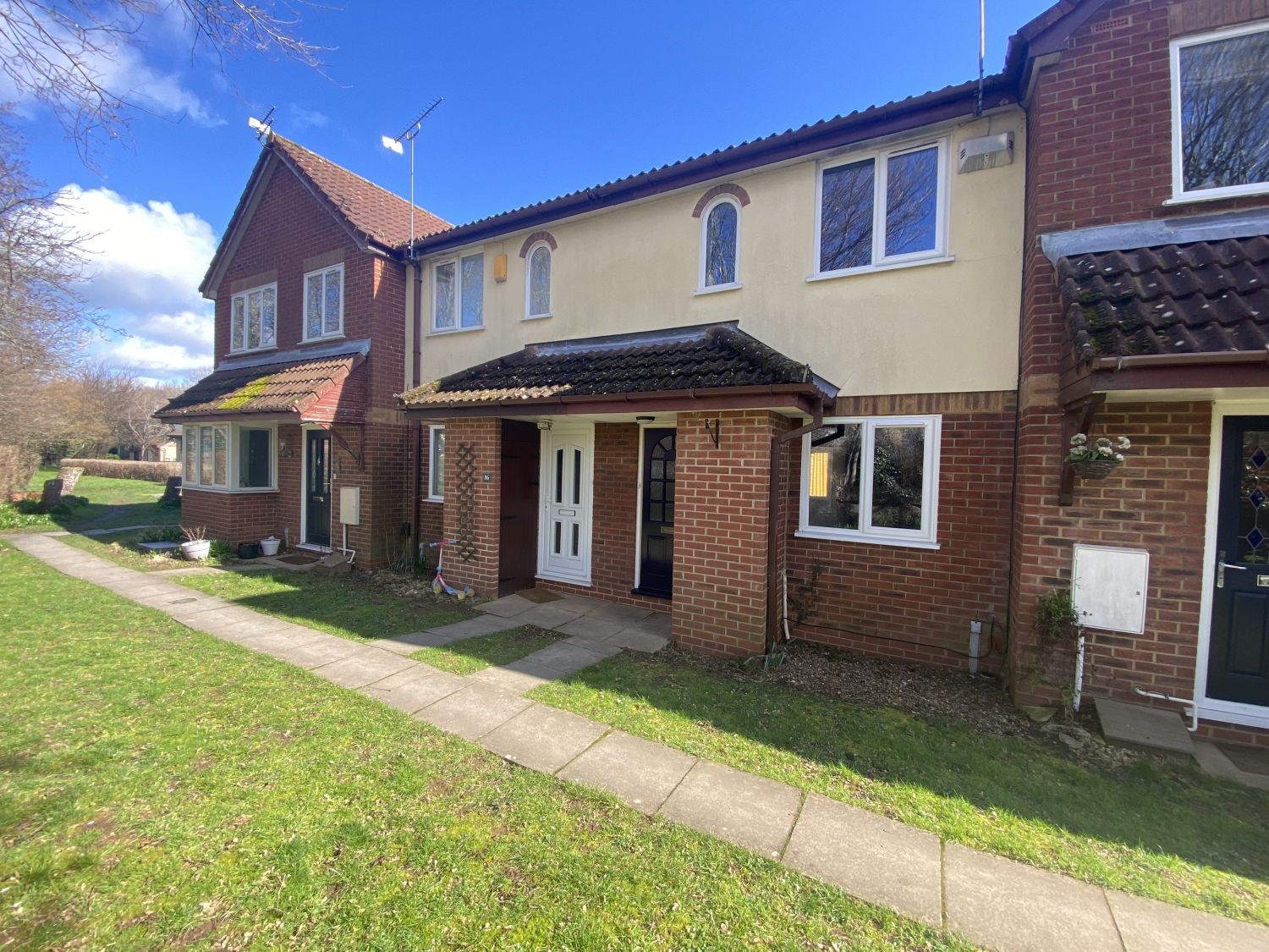 2 bed terraced house to rent in The Worthys, Bradley Stoke, Bristol