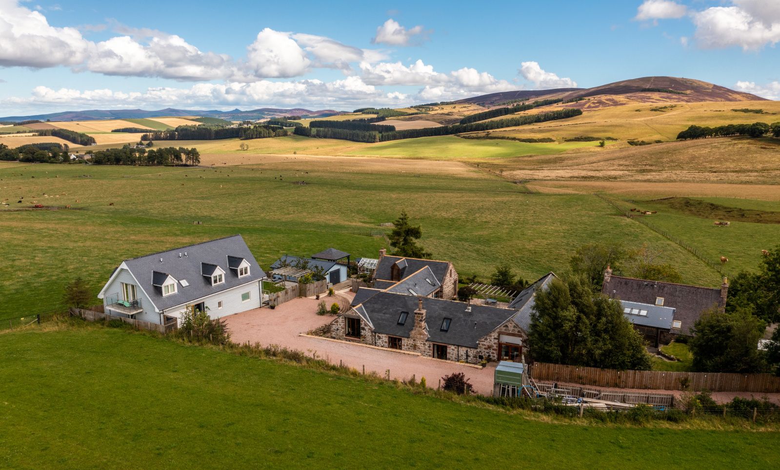 6-bed-detached-house-for-sale-in-gateside-steading-coach-house
