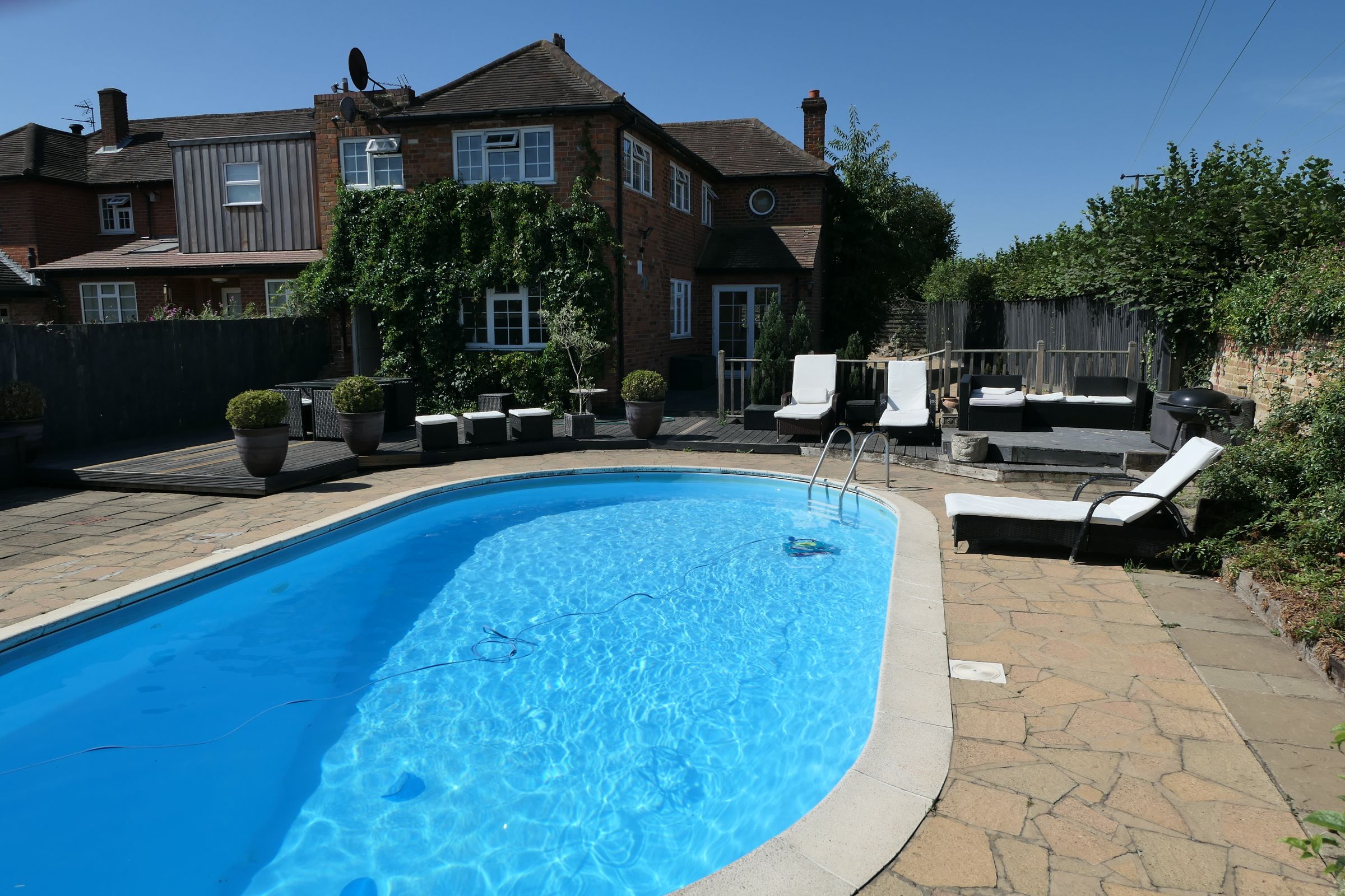 4 bed end terrace house for sale in Bottle Lane, Littlewick Green