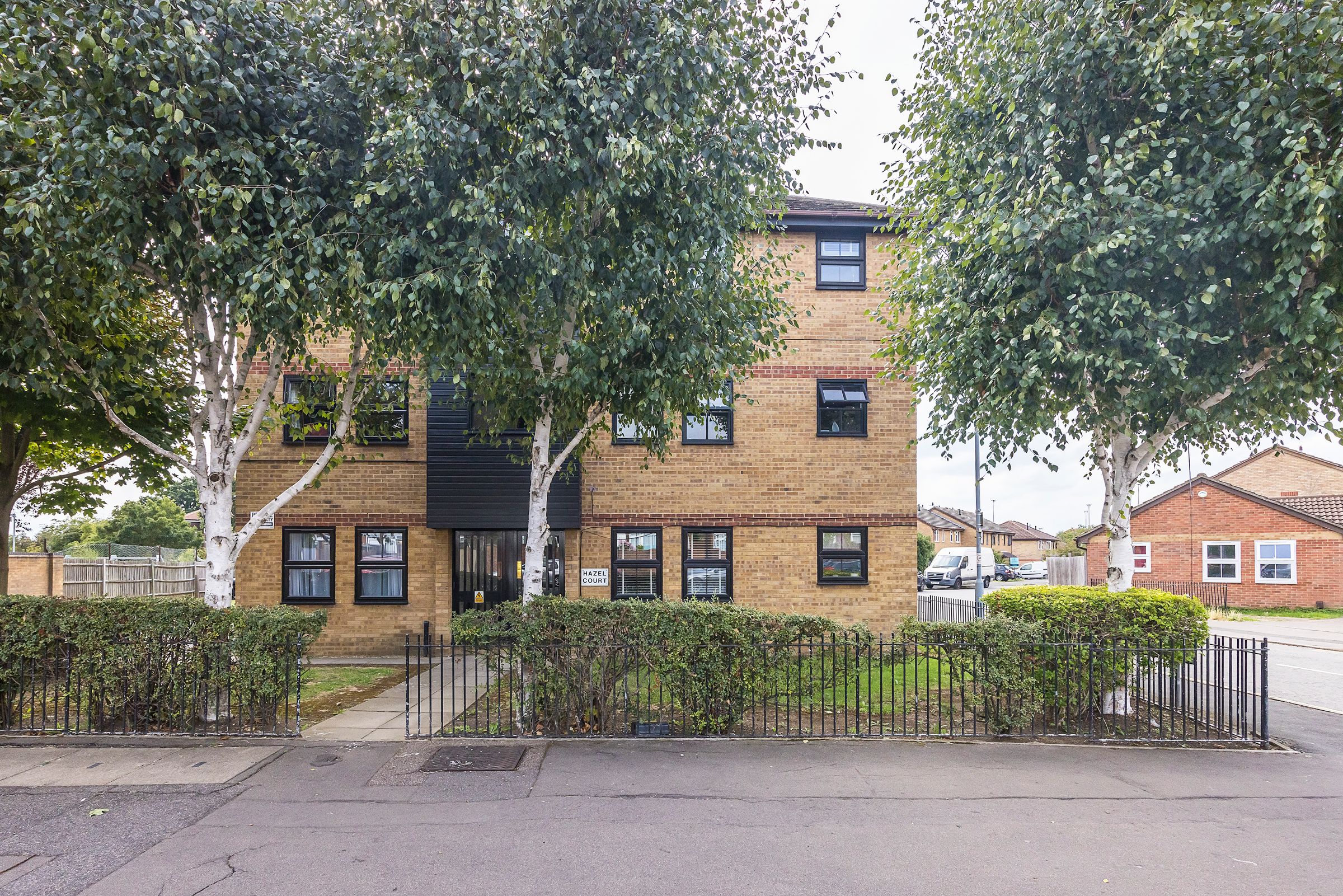 1 bed flat for sale in Hazel Court, Chigwell, Essex IG7 Zoopla