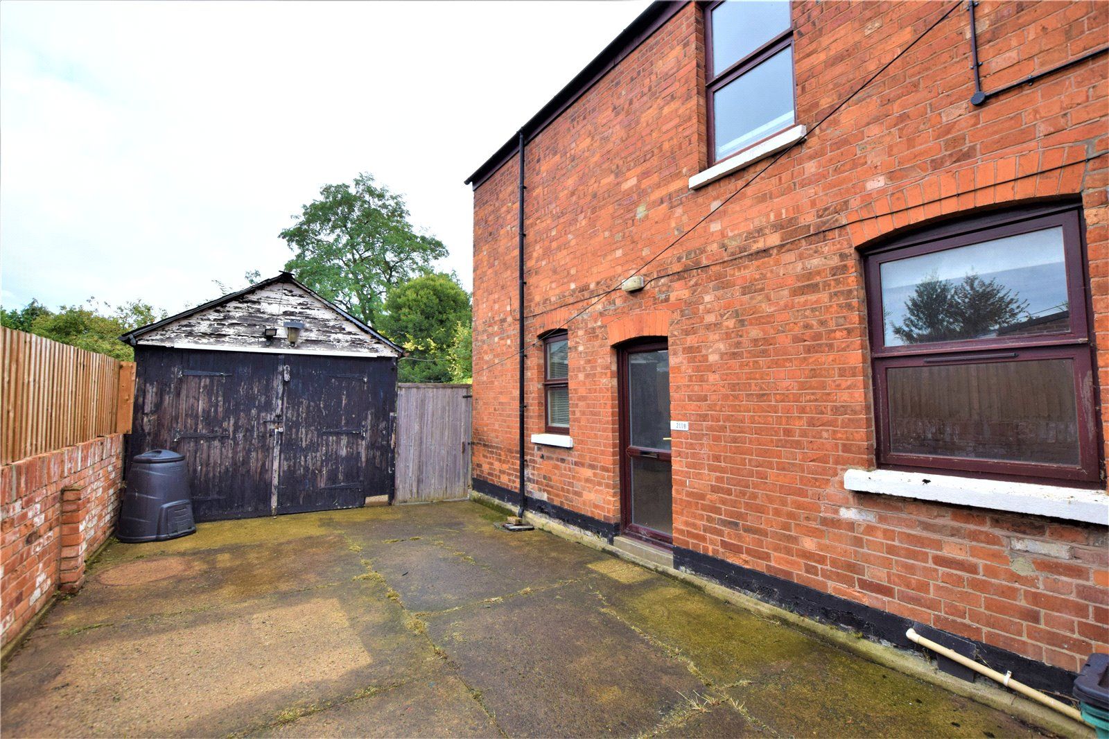 4 bed semidetached house for sale in Stroud Road, Gloucester