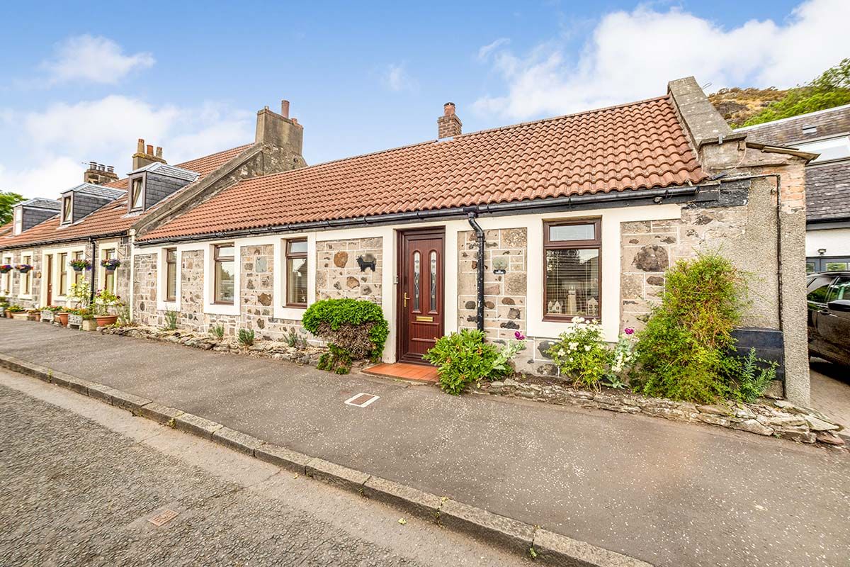2 bed bungalow for sale in Ochil Road, Menstrie, Clackmannanshire FK11 Zoopla
