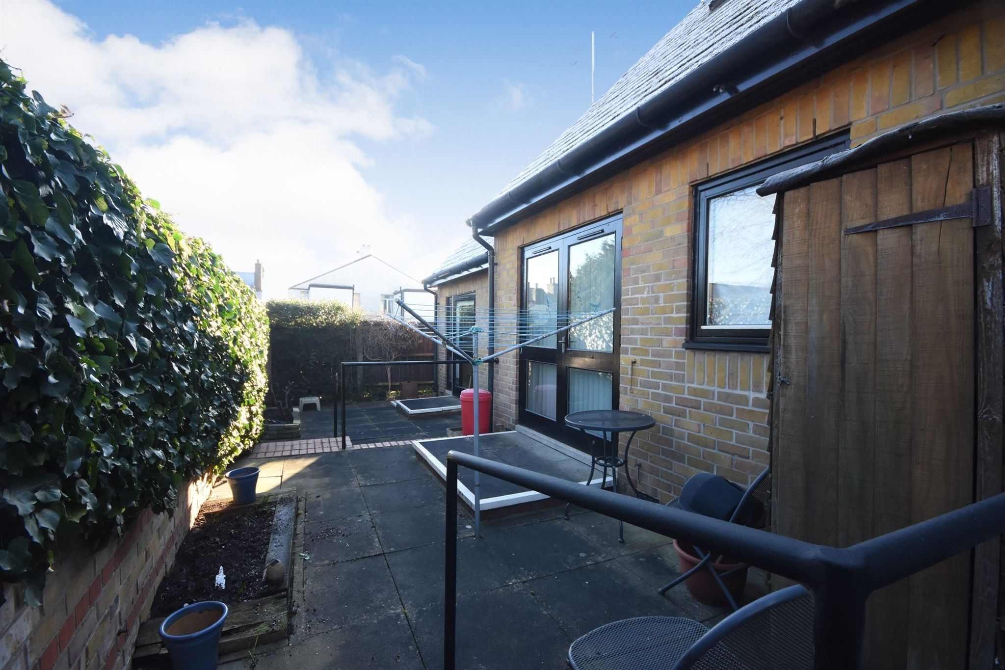 1 bed terraced house for sale in Gladstone Court, Mildmay Road