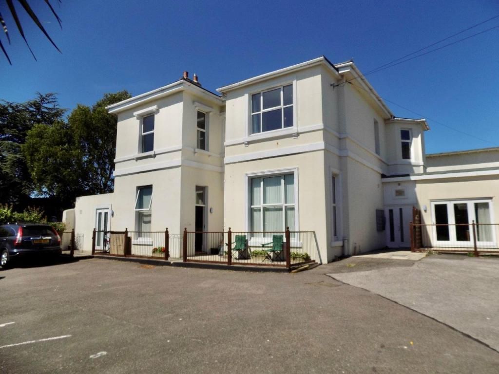3 bed flat to rent in Abbey Road, Torquay TQ2 Zoopla